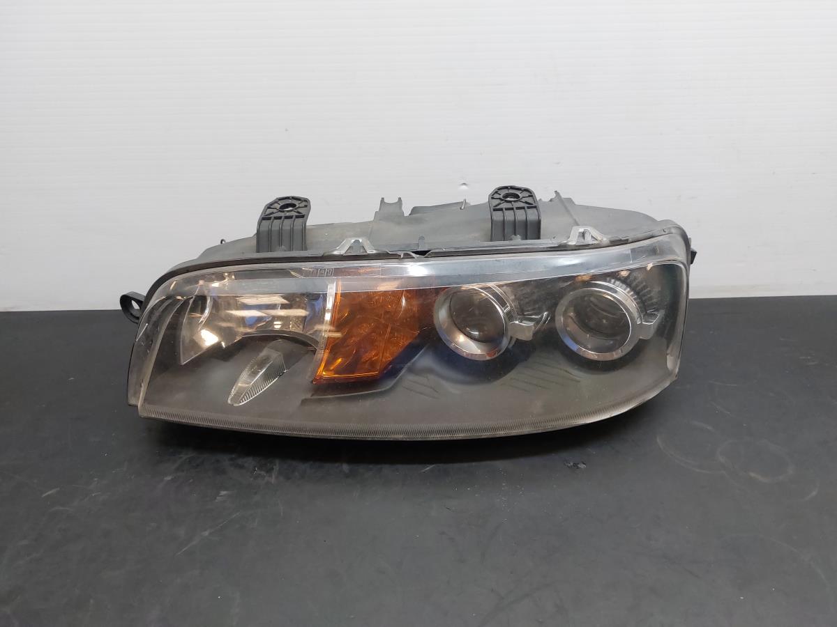 Faro anteriore sinistro FIAT Punto (188_)