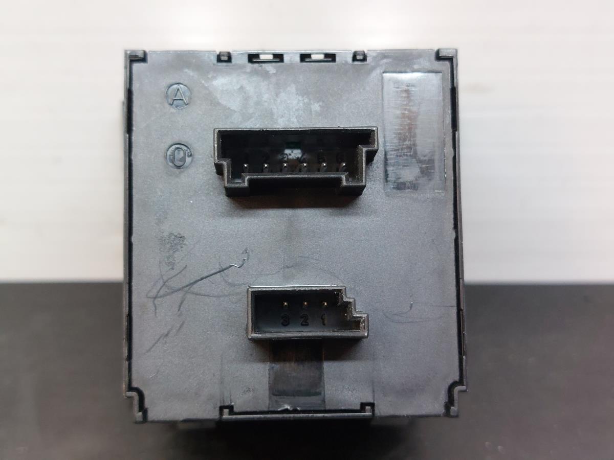 Bouton de Warning/ interrupteur 4 feux de détresse BMW 3 (E90) Imagem-6