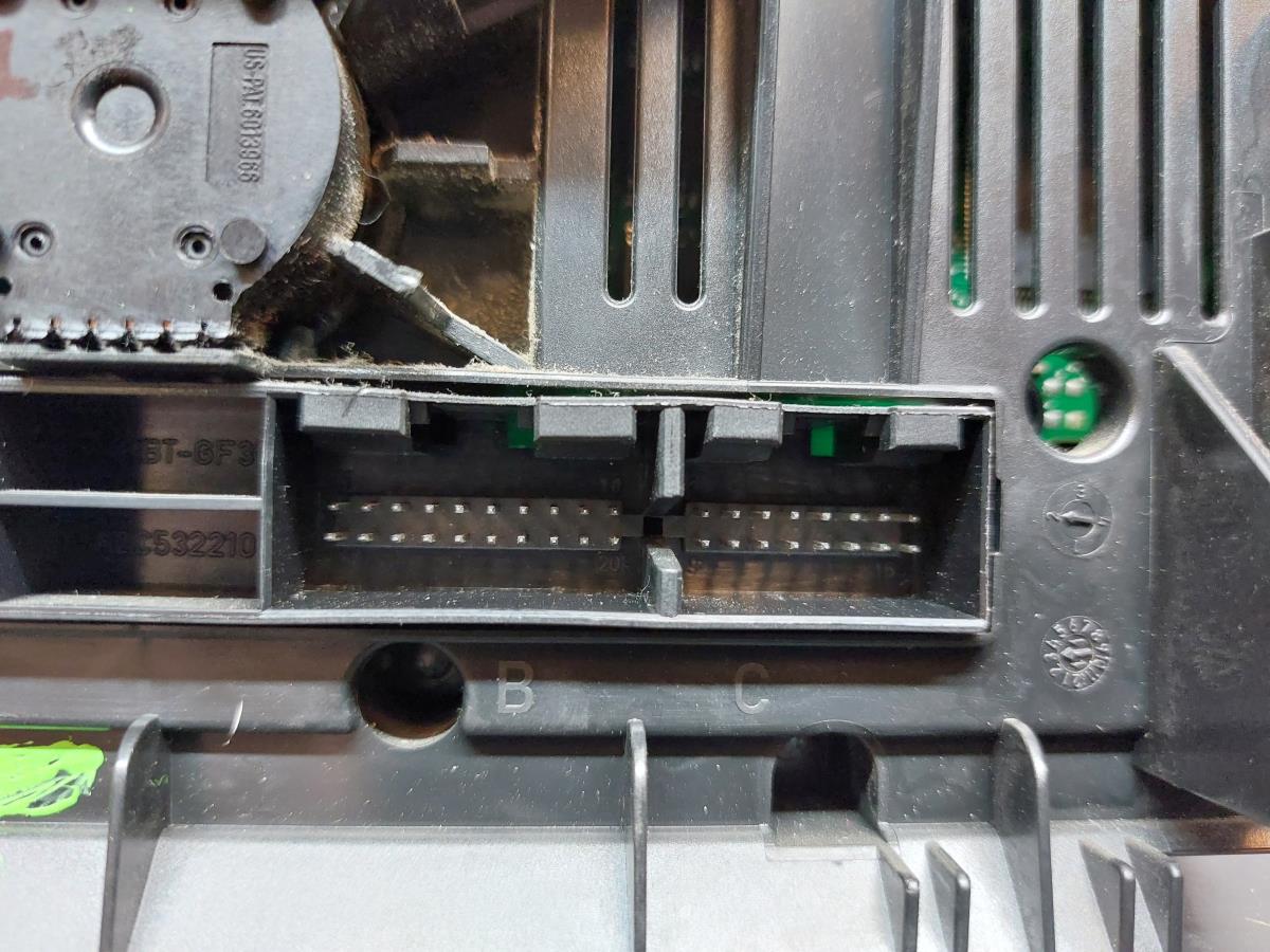 Mando climatizador AUDI A3 Sportback (8PA) Imagem-7