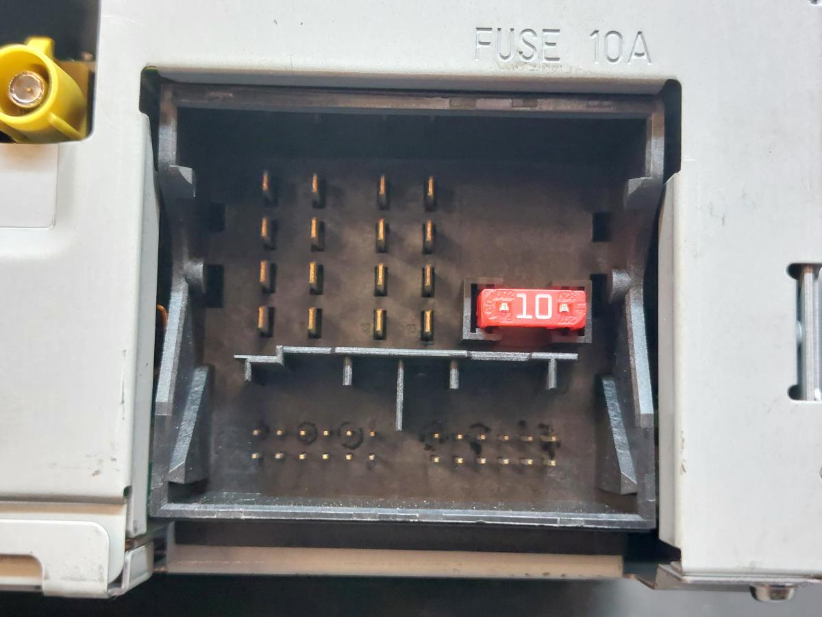 Rádio / auto-rádio MERCEDES-BENZ Classe A (W176) Imagem-5