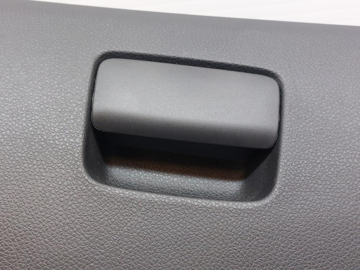 Porta luvas MERCEDES-BENZ Classe A (W176) Imagem-1