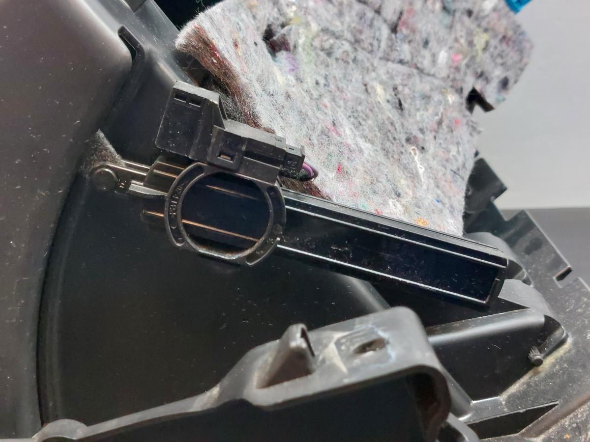 Porta luvas MERCEDES-BENZ Classe A (W176) Imagem-8