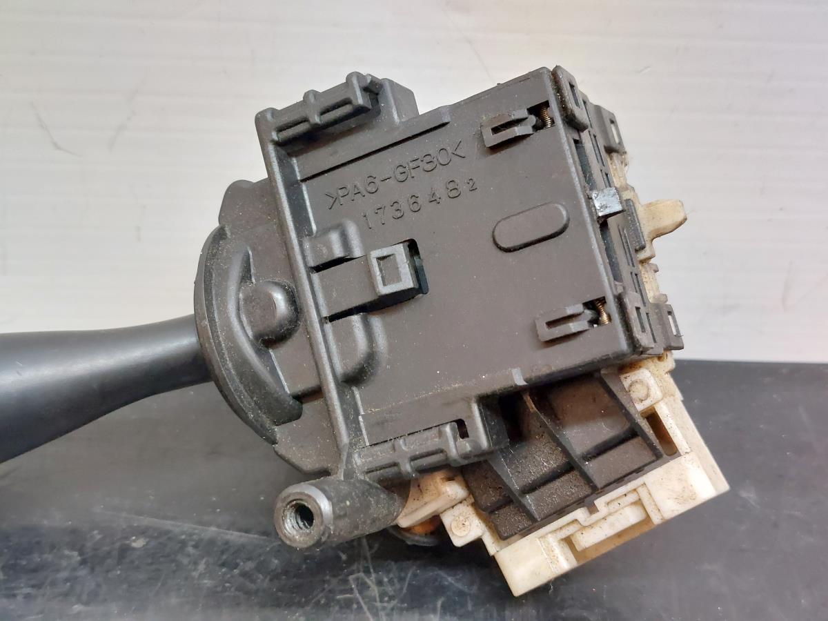 Manípulo de luzes TOYOTA Yaris (_P1_) Imagem-2