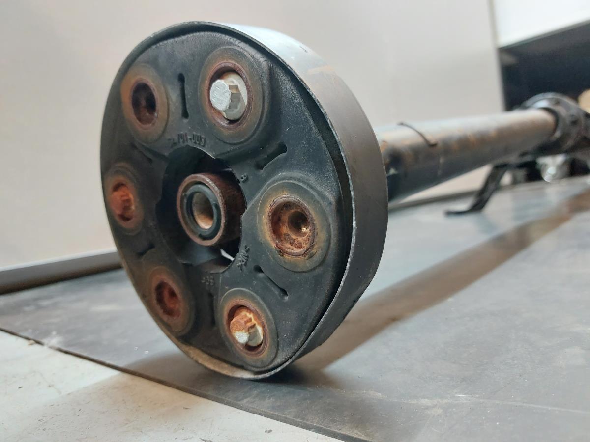 Transmission centrale VOLKSWAGEN Passat Variant (3C5) Imagem-1