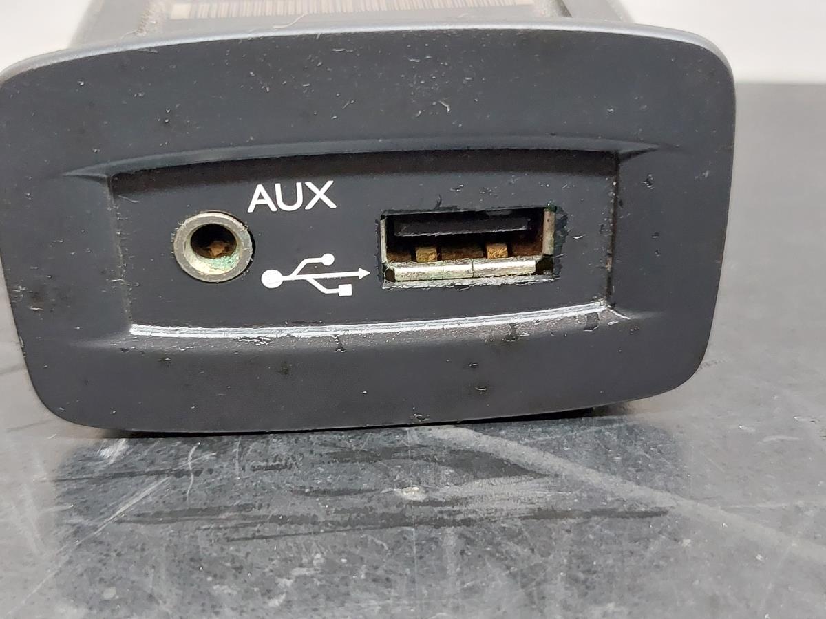 Módulo USB / AUX / IPOD RENAULT Grand Scénic III (JZ0/1_) Imagem-1