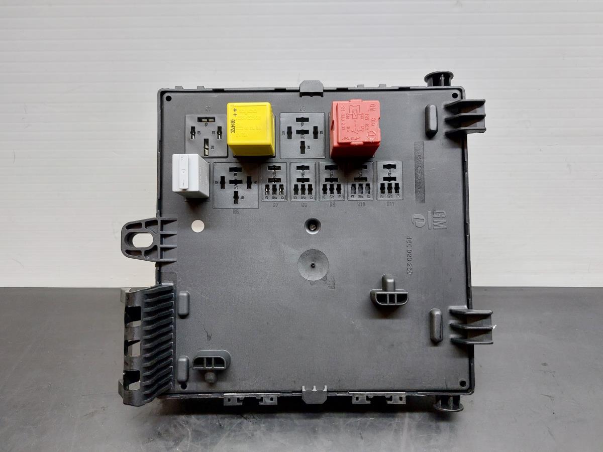 Caja fusibles / SAM / BSI SAAB 9-3 Station Wagon (YS3F) Imagem-1