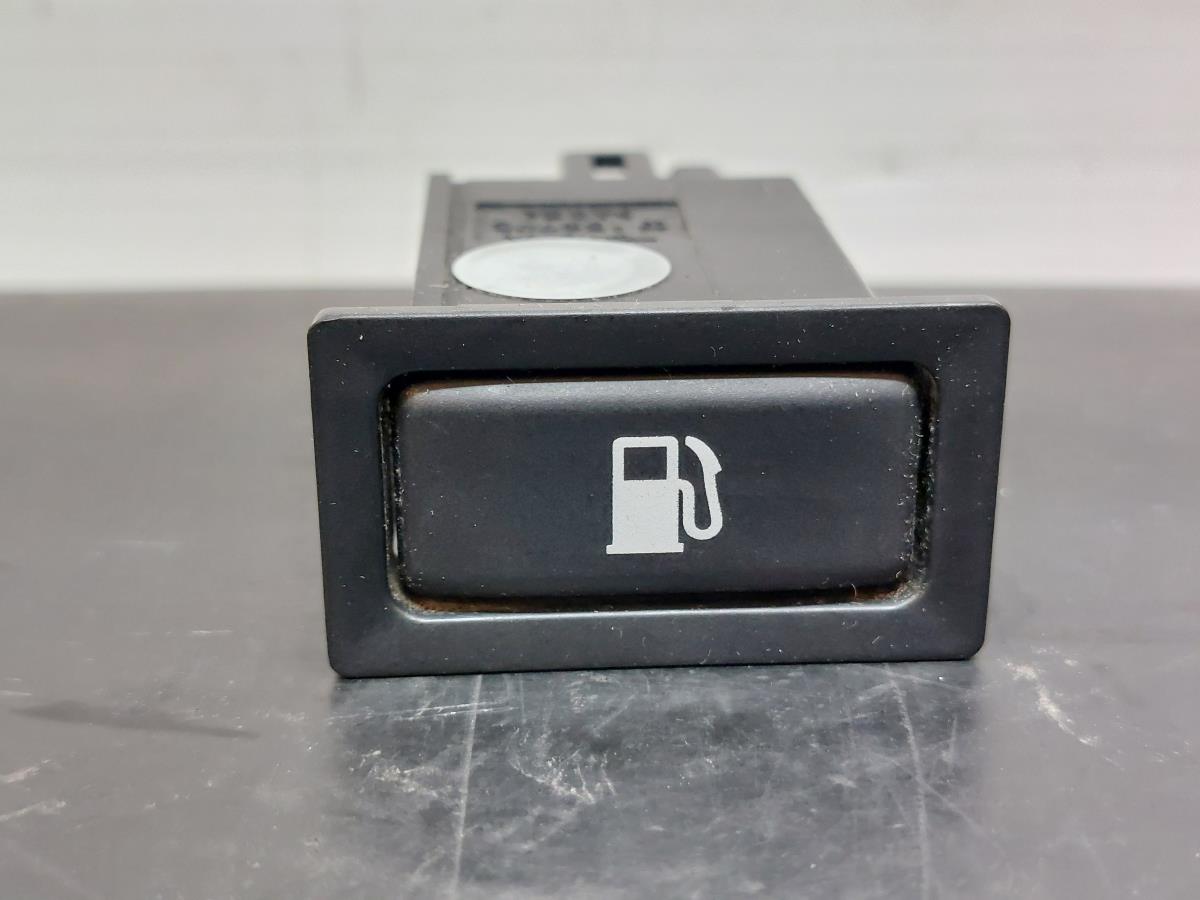 Botão / interruptor tampão de combustível TOYOTA Avensis Liftback (_T25_)