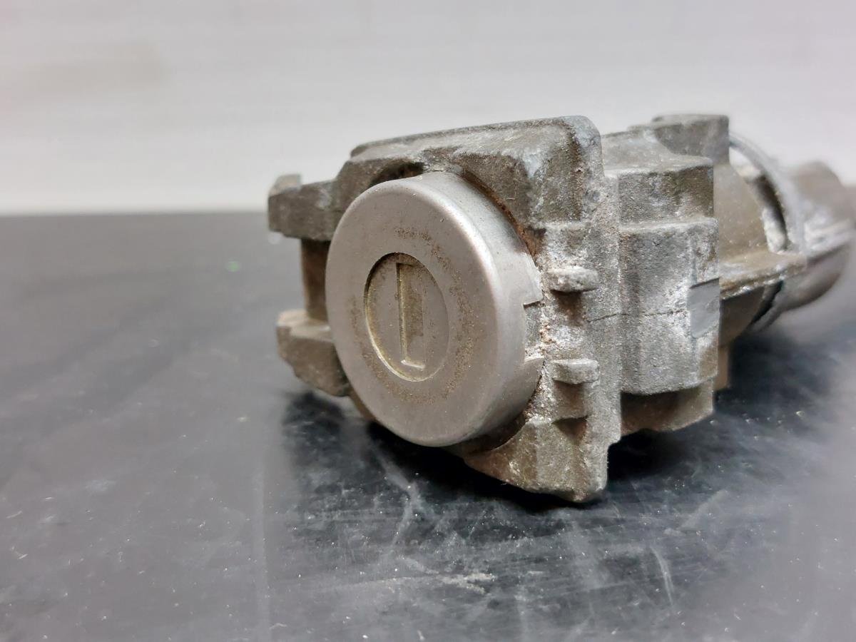 Canhão de porta TOYOTA Avensis Liftback (_T25_) Imagem-1