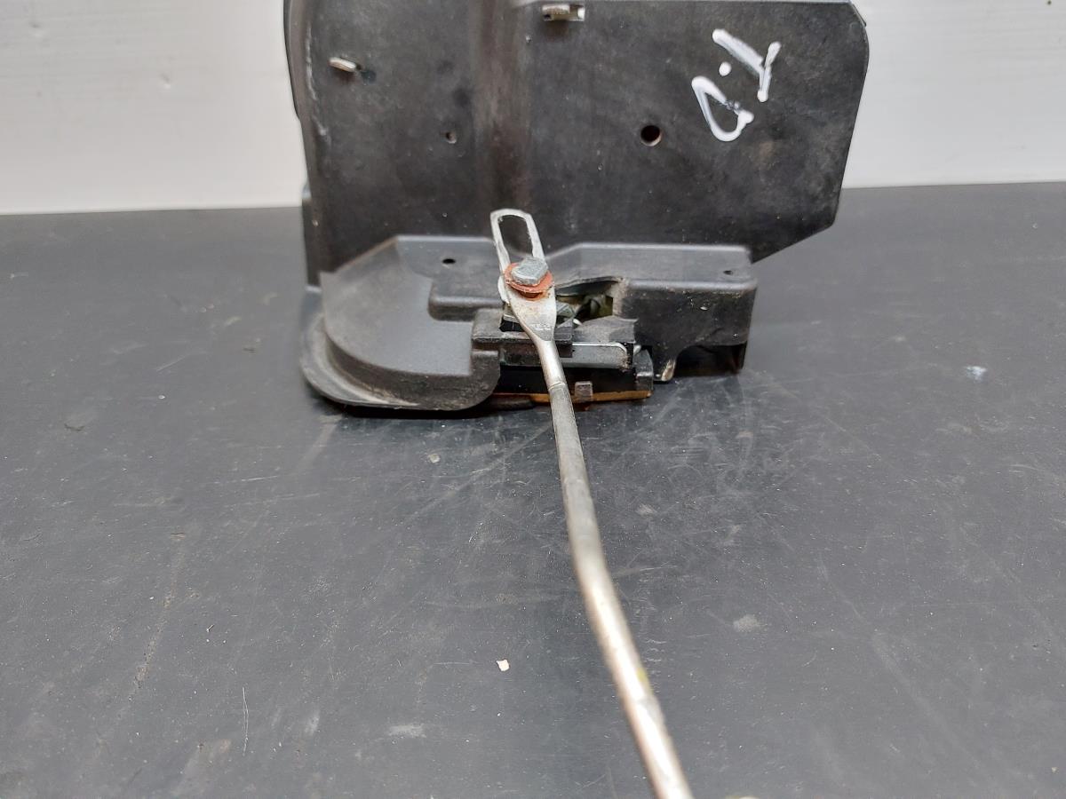 Fechadura / fecho porta trás direito TOYOTA RAV4 II (_A2_) Imagem-1