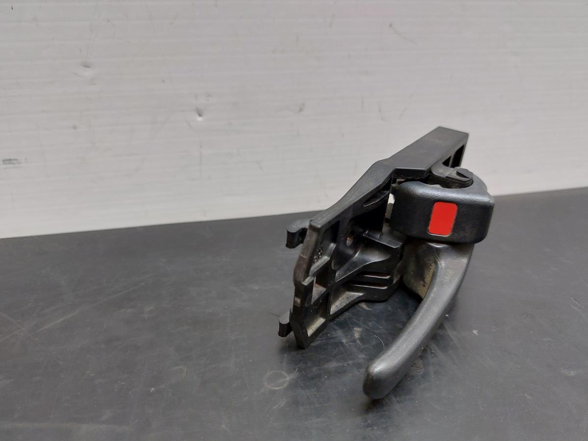 Puxador interior porta trás direito TOYOTA RAV4 II (_A2_) Imagem-1