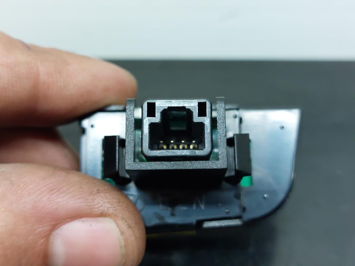 Botão / interruptor / sinal airbag off HYUNDAI ix35 (LM, EL, ELH) Imagem-3