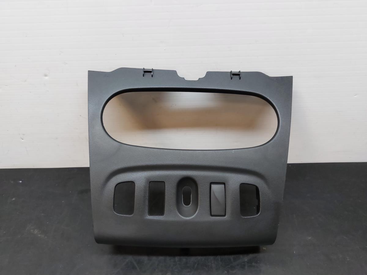 Moldura da consola central / rádio / aro DACIA Logan MCV II (7S_)