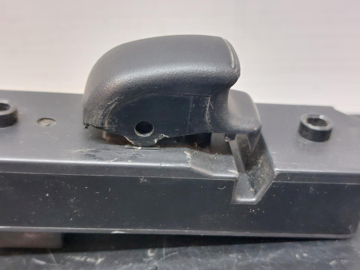Comando / interruttore alzacristallo anteriore destro MITSUBISHI Pajero II (V2_W, V3_W, V4_W) Imagem-2