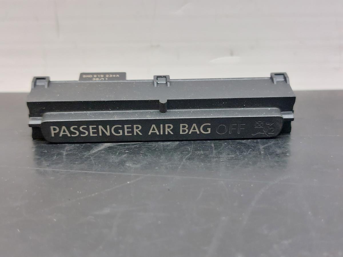 Botão / interruptor / sinal airbag off VOLKSWAGEN Golf VI (5K1)