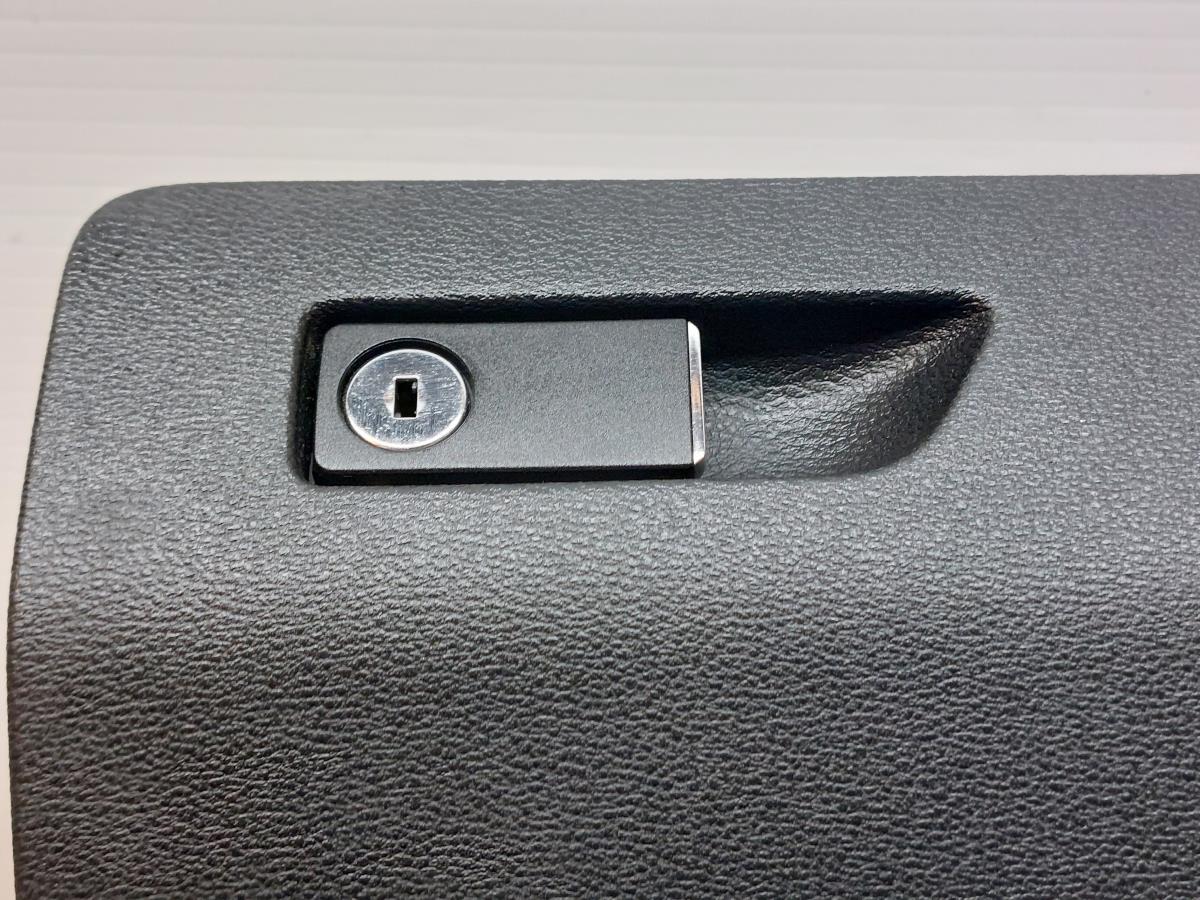 Boîte à gants MERCEDES-BENZ Classe E Coupé (C207) Imagem-1