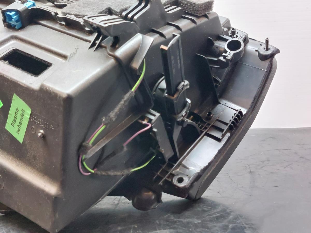 Boîte à gants MERCEDES-BENZ Classe E Coupé (C207) Imagem-10