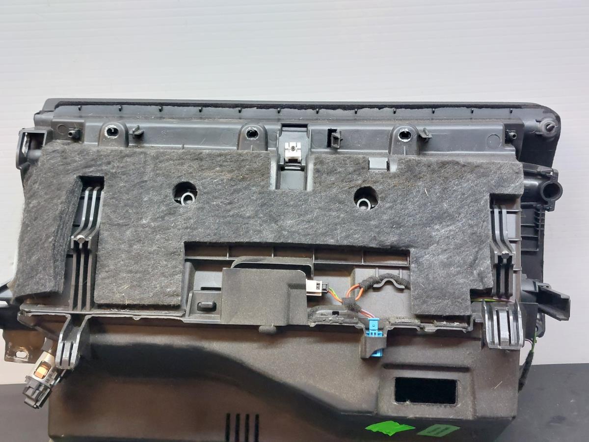 Boîte à gants MERCEDES-BENZ Classe E Coupé (C207) Imagem-9