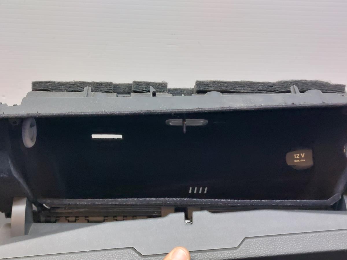 Boîte à gants MERCEDES-BENZ Classe E Coupé (C207) Imagem-12