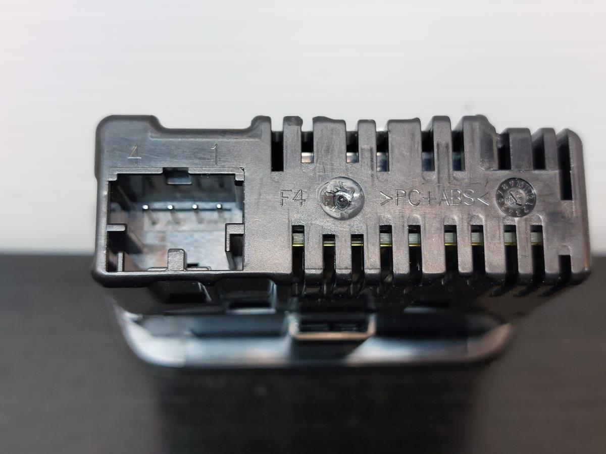 Módulo USB / AUX / IPOD VOLKSWAGEN Polo (AW1) Imagem-3