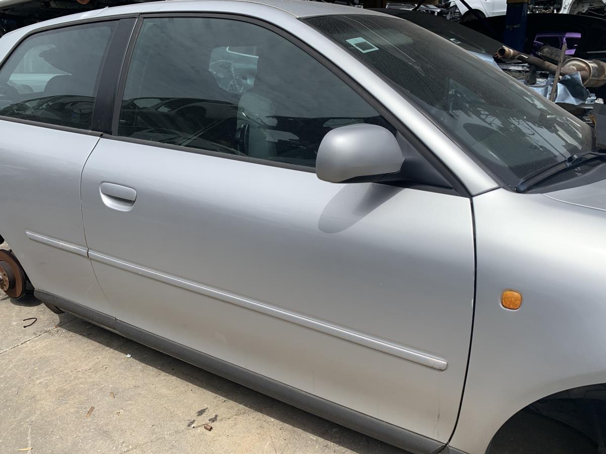 Porte avant Droite AUDI A3 (8L1)