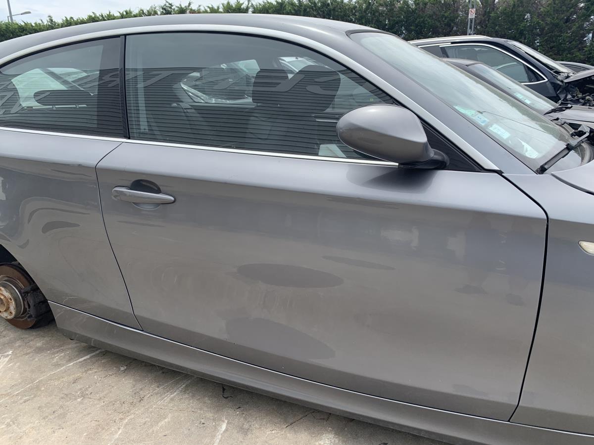 Right front Door BMW 1 (E81)