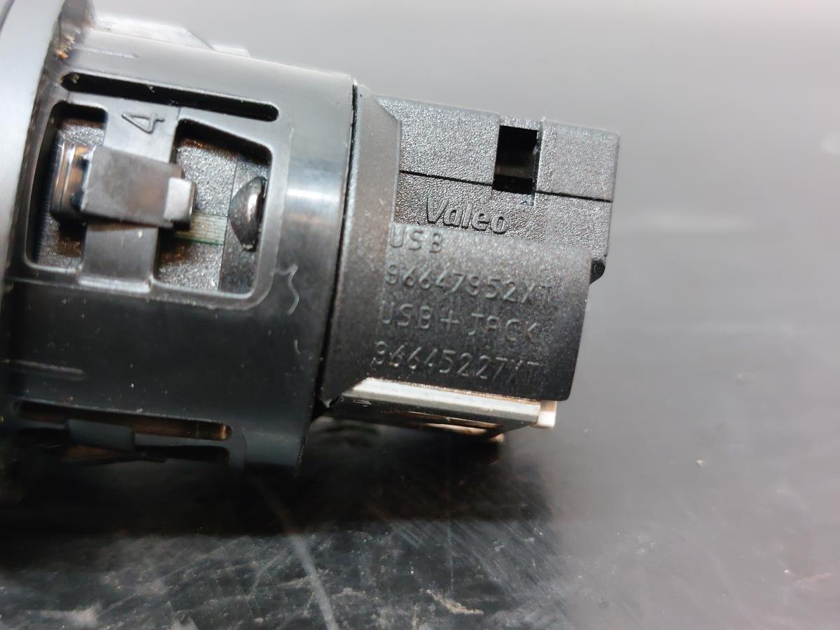 Módulo USB / AUX / IPOD CITROËN C3 II (SC_) Imagem-4