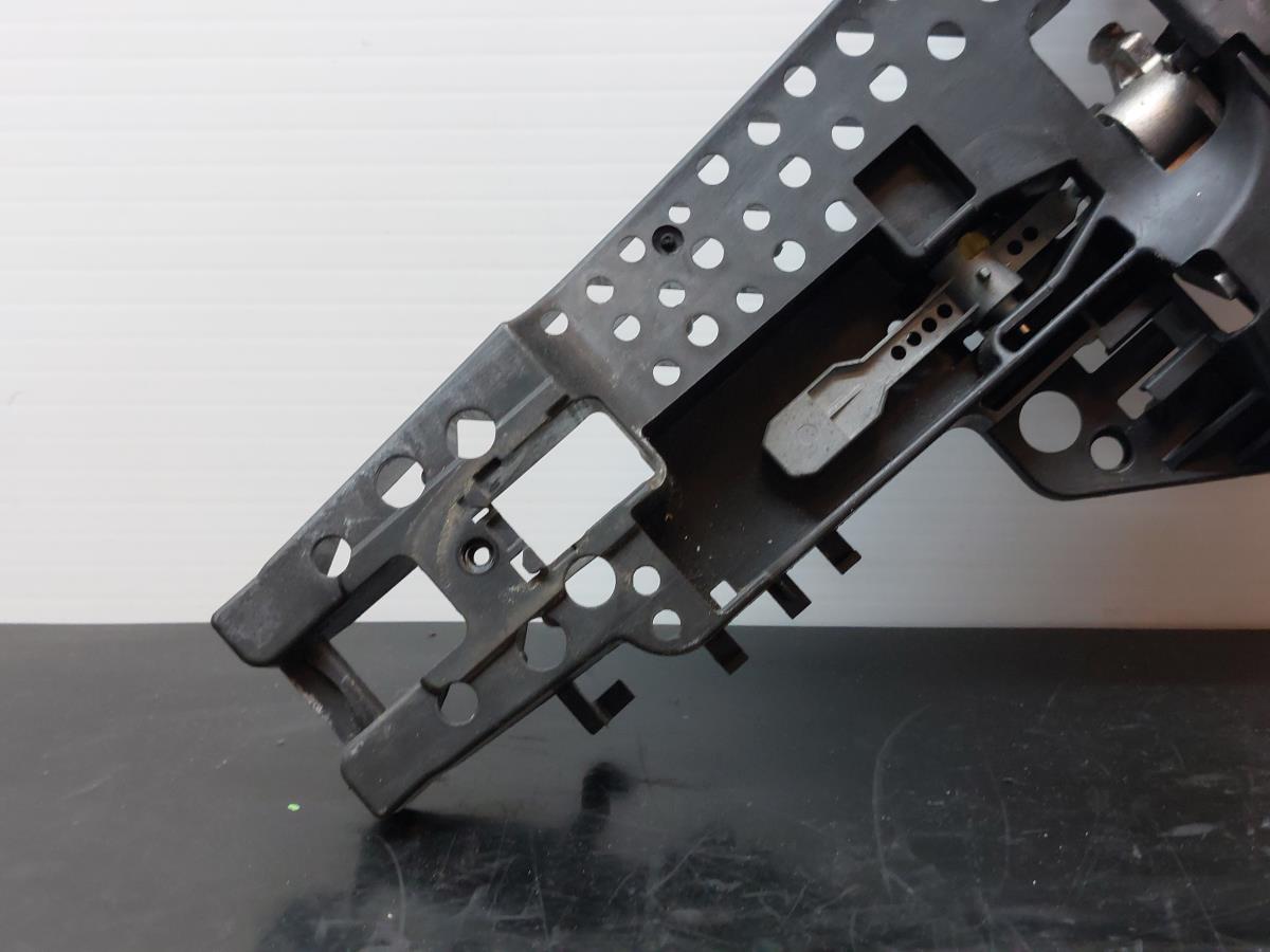 Support poignée porte arrière gauche AUDI Q5 (8R) Imagem-1