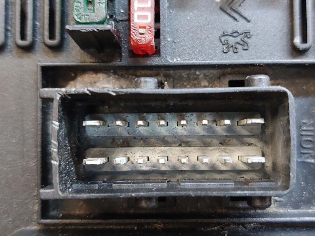 Boîte de fusibles / SAM / BSI CITROËN XSara (N1) Imagem-6