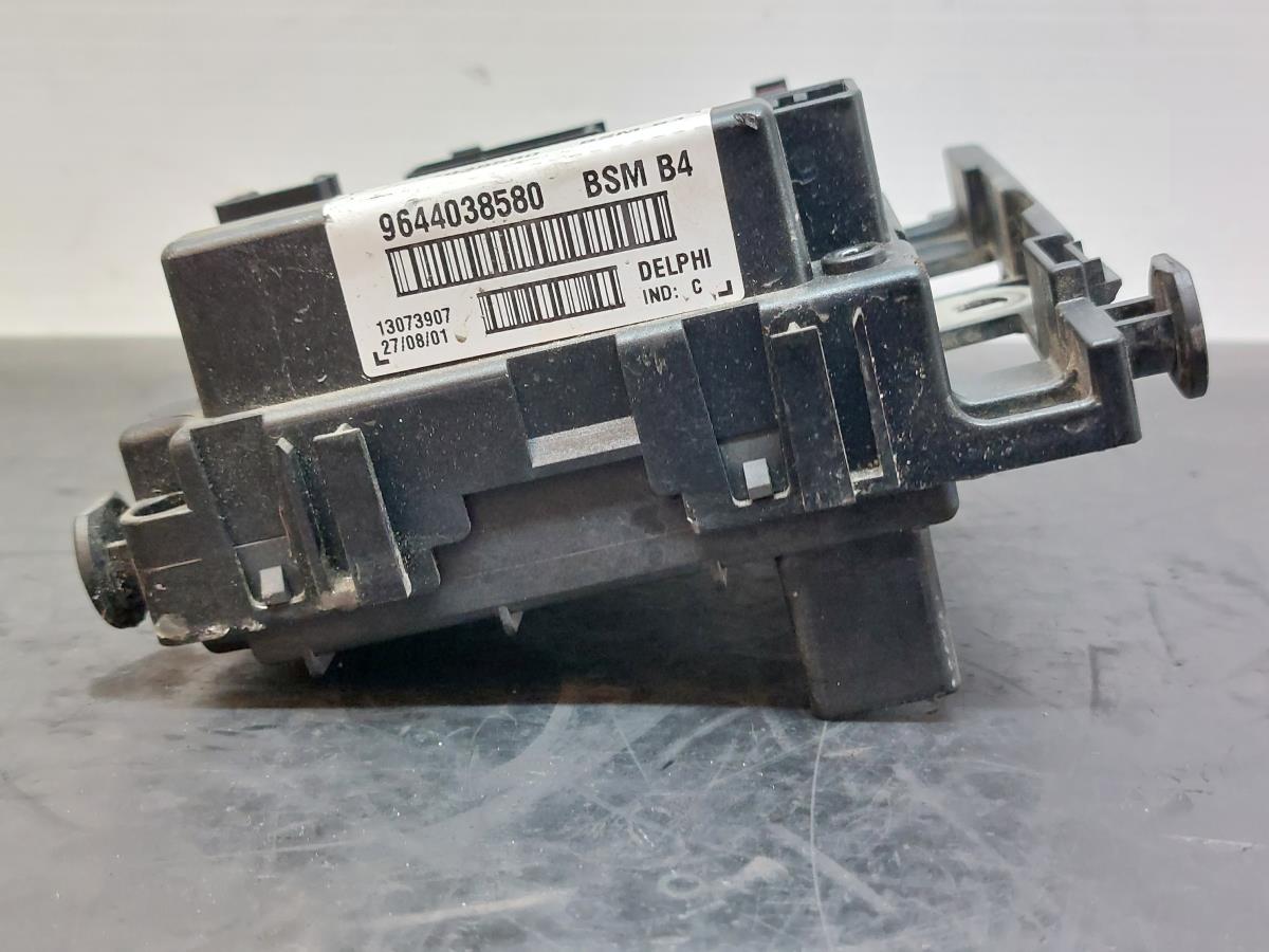 Caja fusibles / SAM / BSI PEUGEOT 406 Coupé (8C) Imagem-4