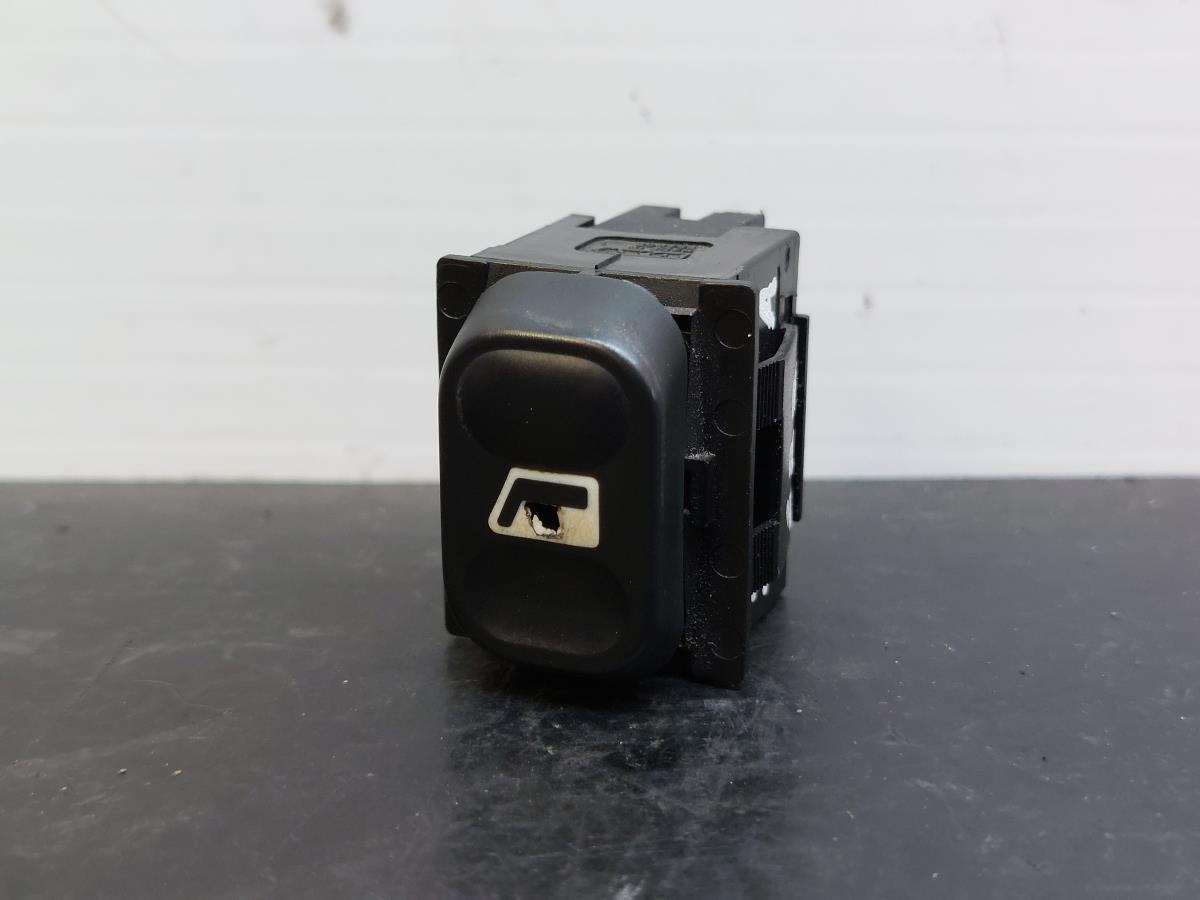 Commande / interrupteur lève-vitre Avant gauche CITROËN XSara Break (N2) Imagem-0