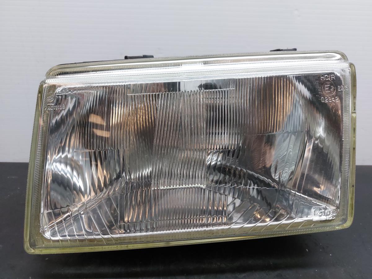 Óptica / faro Izquierdo RENAULT Trafic (TXX)