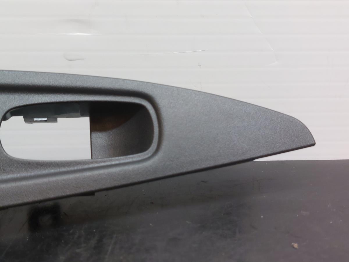 Plastica generica NISSAN Qashqai II (J11) Imagem-1