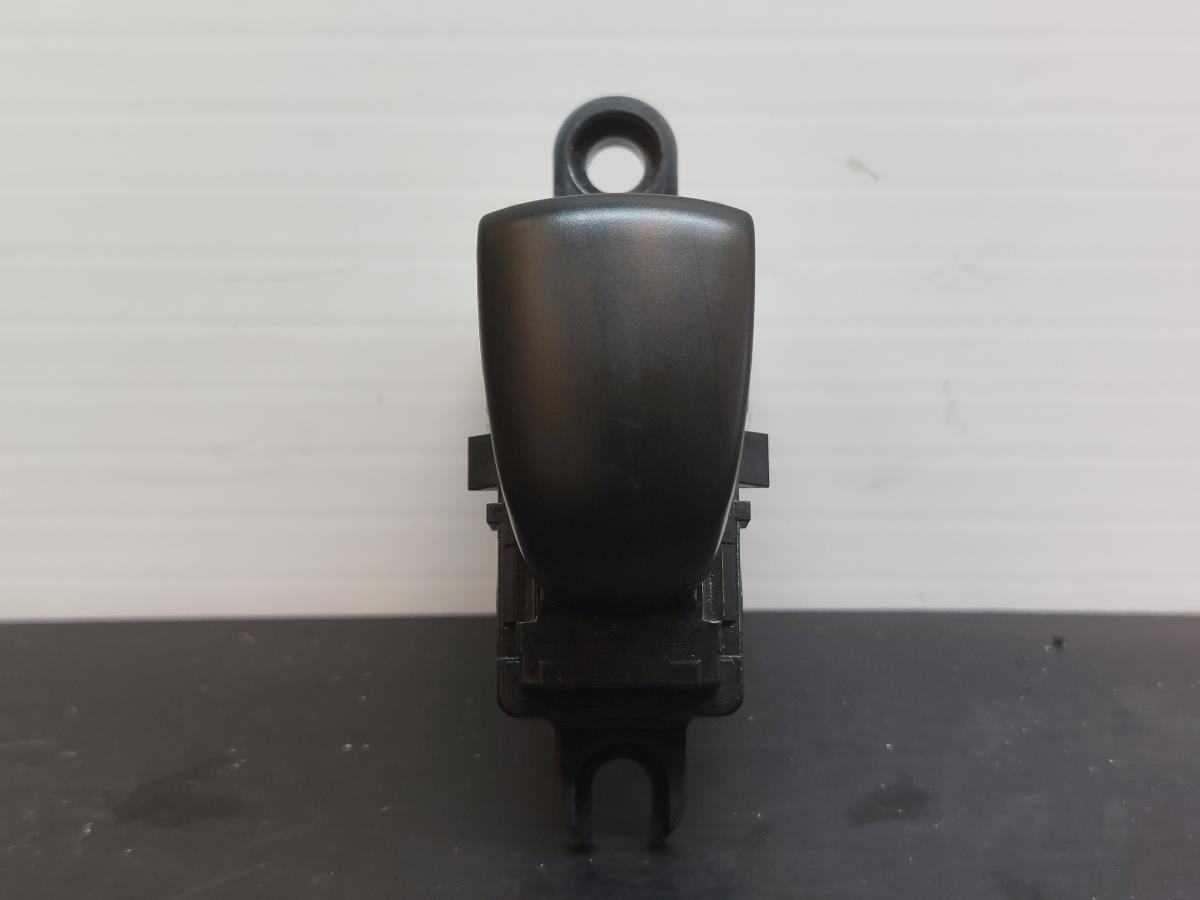 Comando / botão / interruptor vidros frente direito NISSAN Qashqai II (J11)