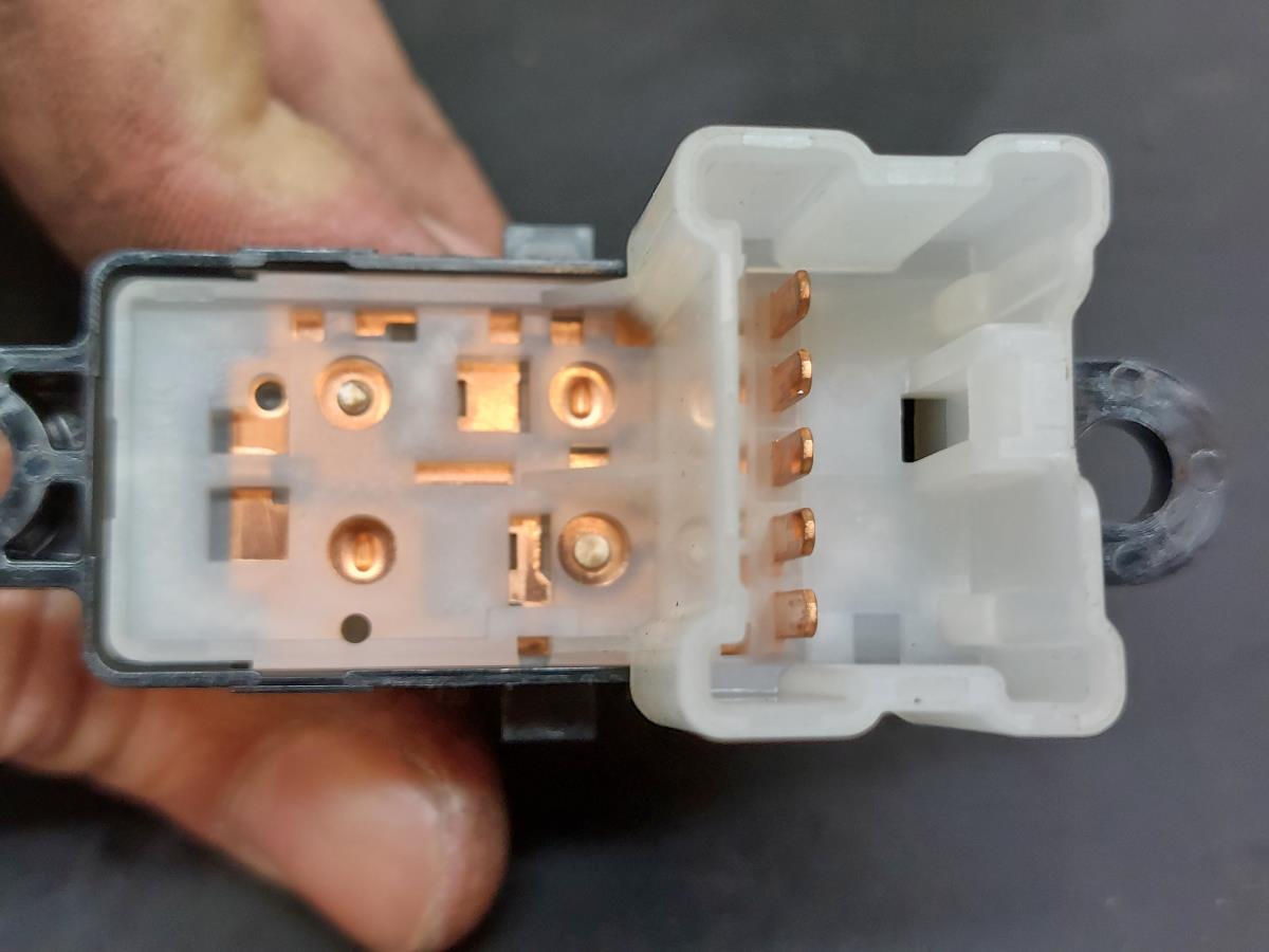 Commande / interrupteur lève-vitre Avant Droite NISSAN Qashqai II (J11) Imagem-3