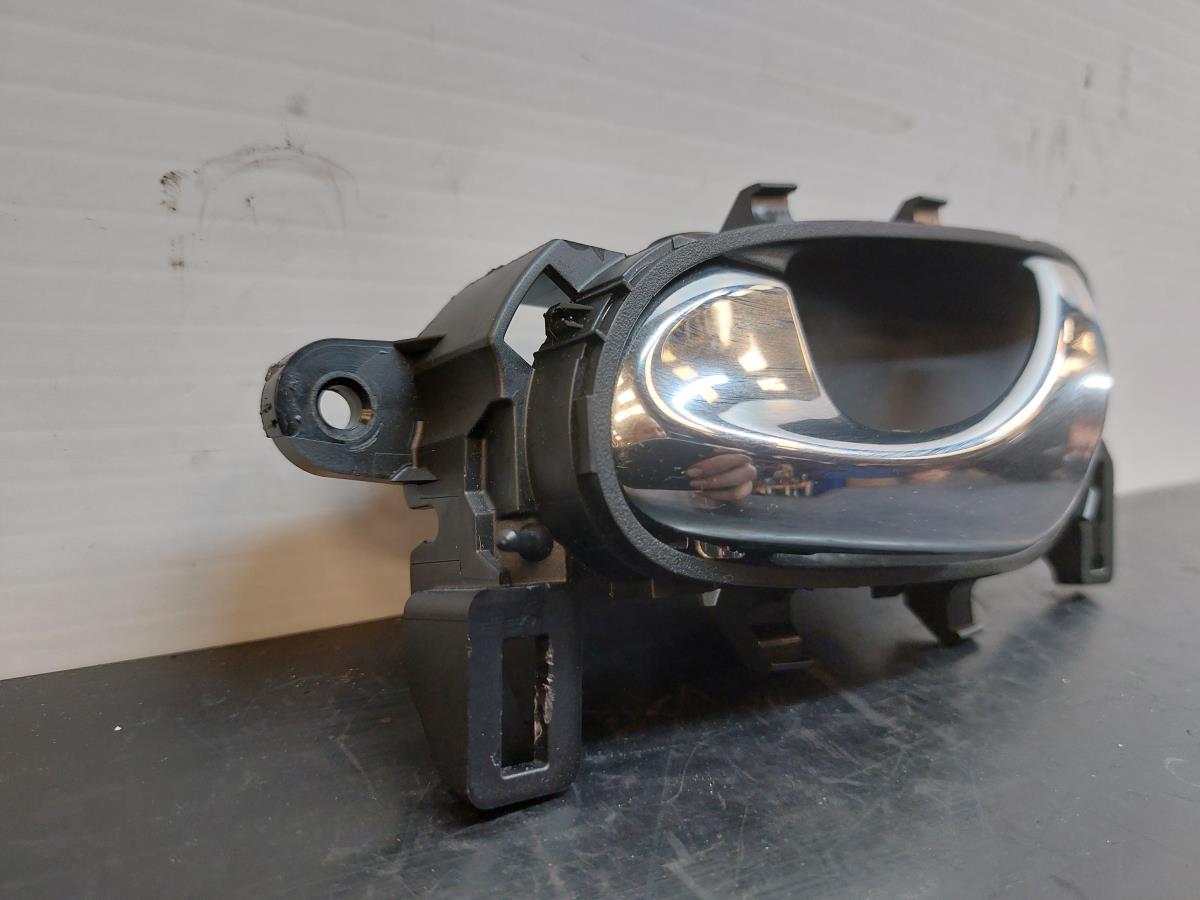Left front interior door handle NISSAN Qashqai II (J11) Imagem-2