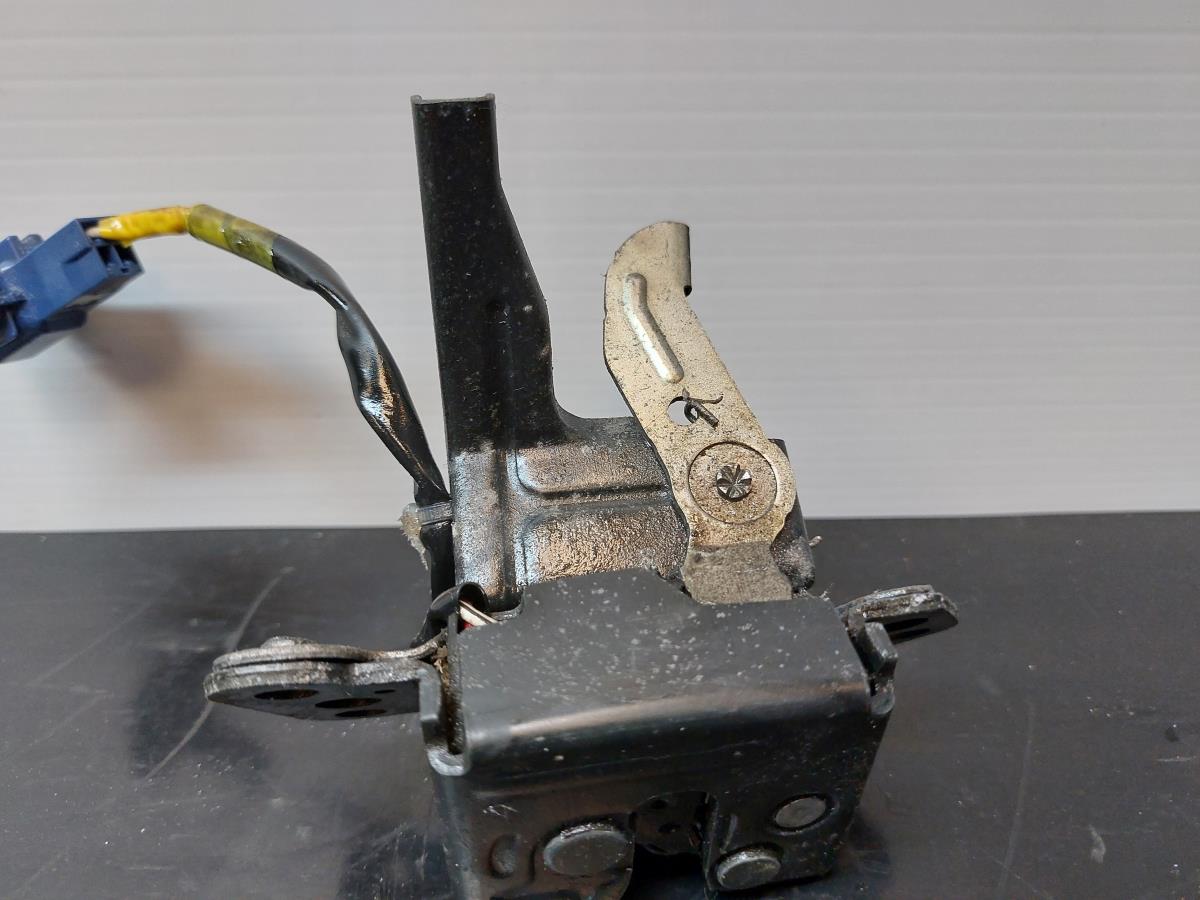 Tailgate Lock /Latch TOYOTA Yaris (_P9_) Imagem-2