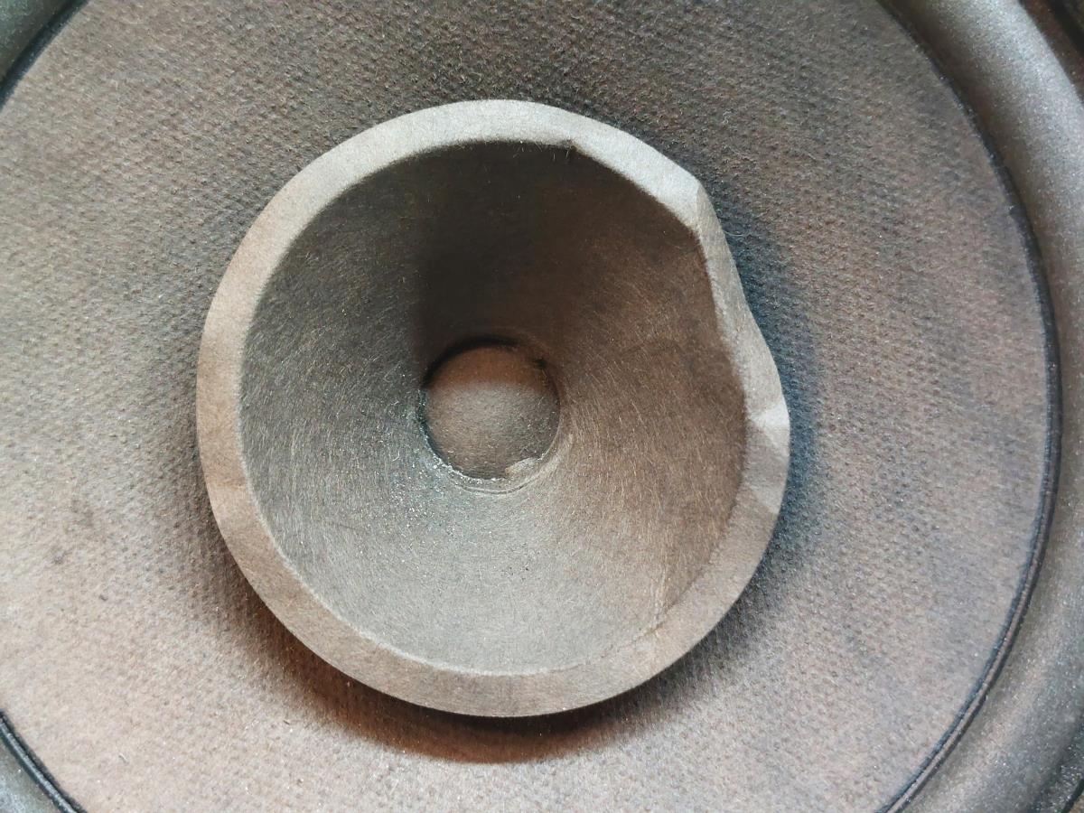 Sound system column / Speakers  TOYOTA Corolla Hatchback (_E12_) Imagem-1