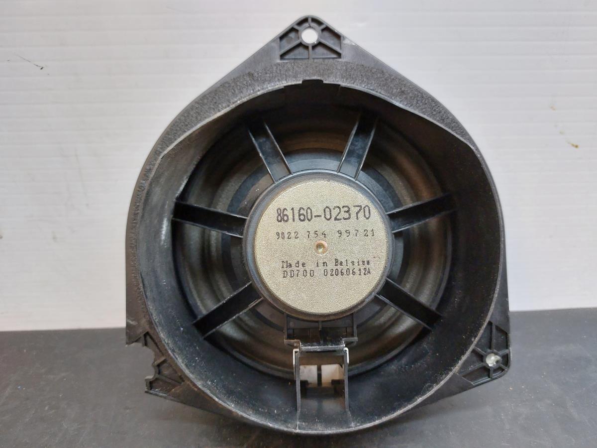 Sound system column / Speakers  TOYOTA Corolla Hatchback (_E12_) Imagem-3