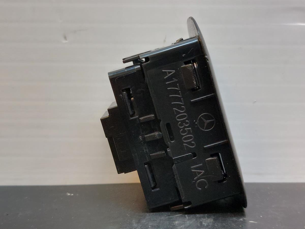 Comando / botão / interruptor vidros frente direito MERCEDES-BENZ Classe A (W177) Imagem-2