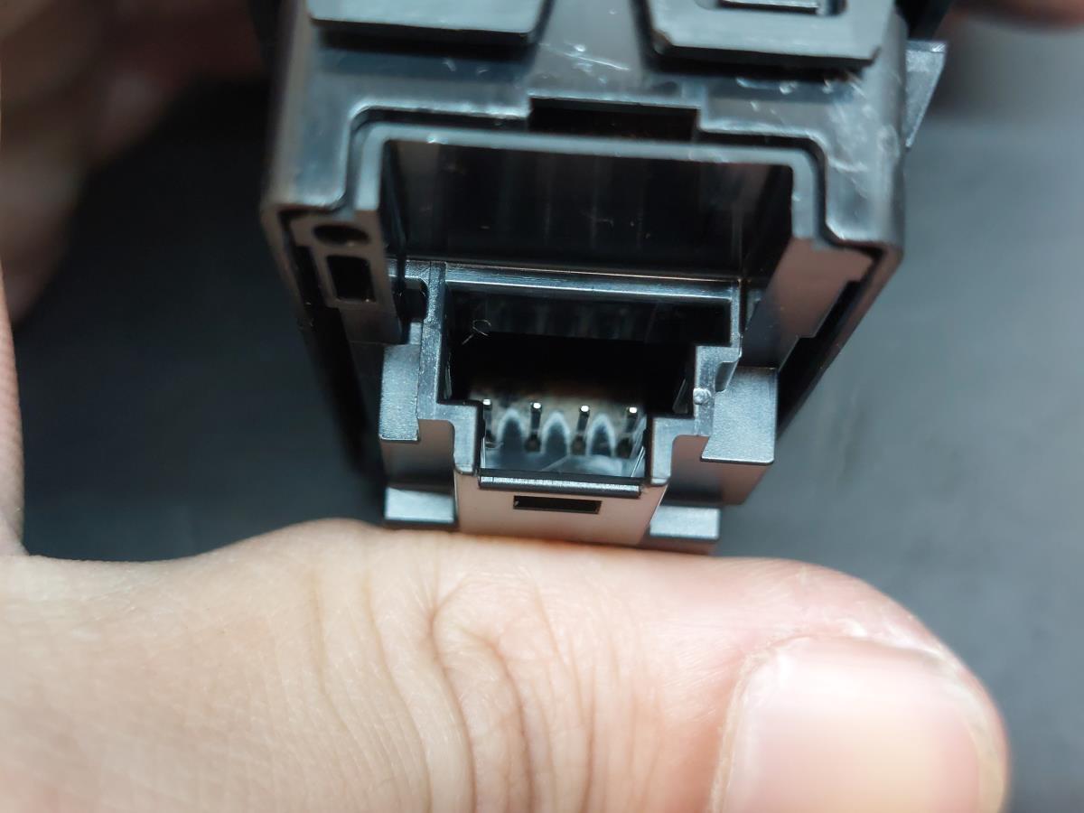 Comando / botão / interruptor vidros frente direito MERCEDES-BENZ Classe A (W177) Imagem-5