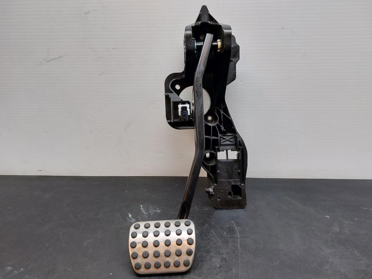 Pedal MERCEDES-BENZ Classe A (W177)