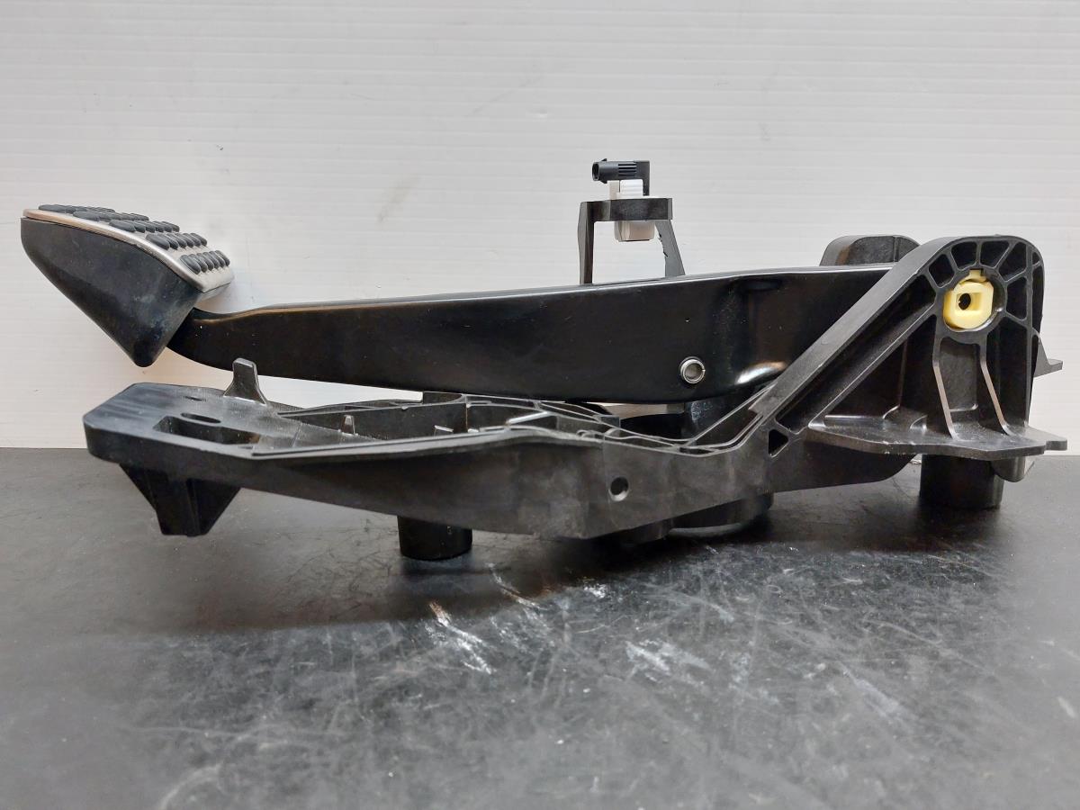 Pedal MERCEDES-BENZ Classe A (W177) Imagem-4