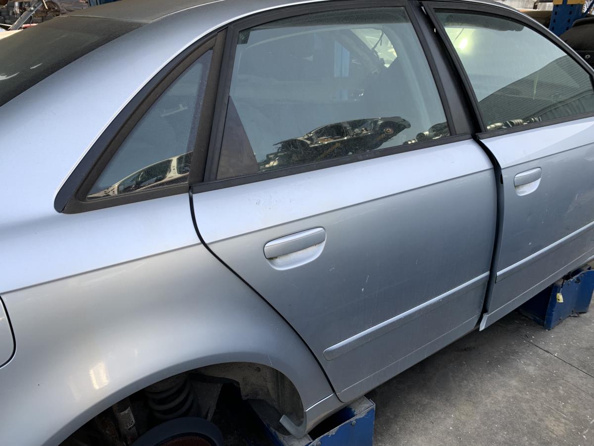 Porta trás direita SEAT Exeo (3R2)