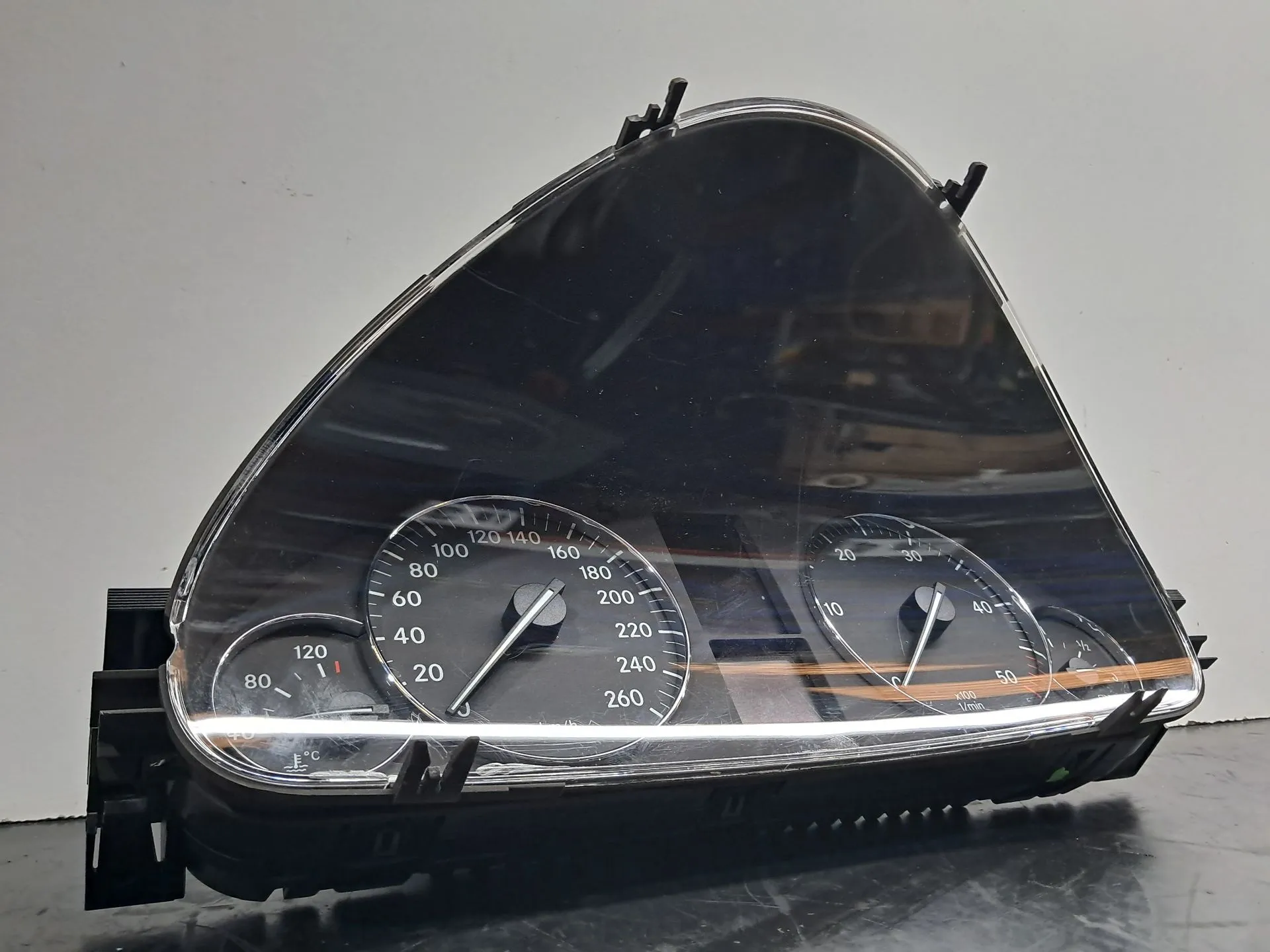 Quadrante / painel de instrumentos MERCEDES-BENZ Classe C (W203) Imagem-1