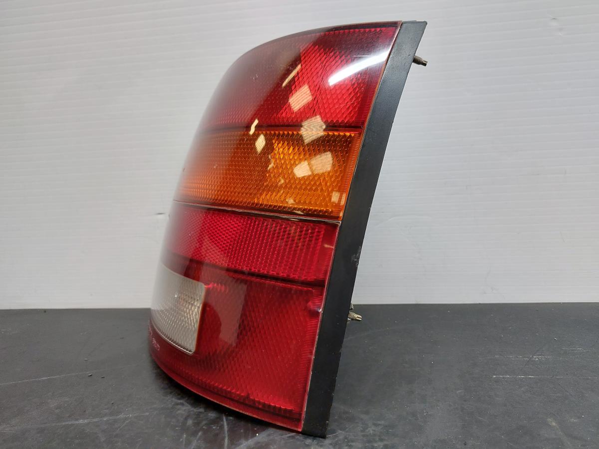 Feu arrière Droite NISSAN Micra II (K11) Imagem-1