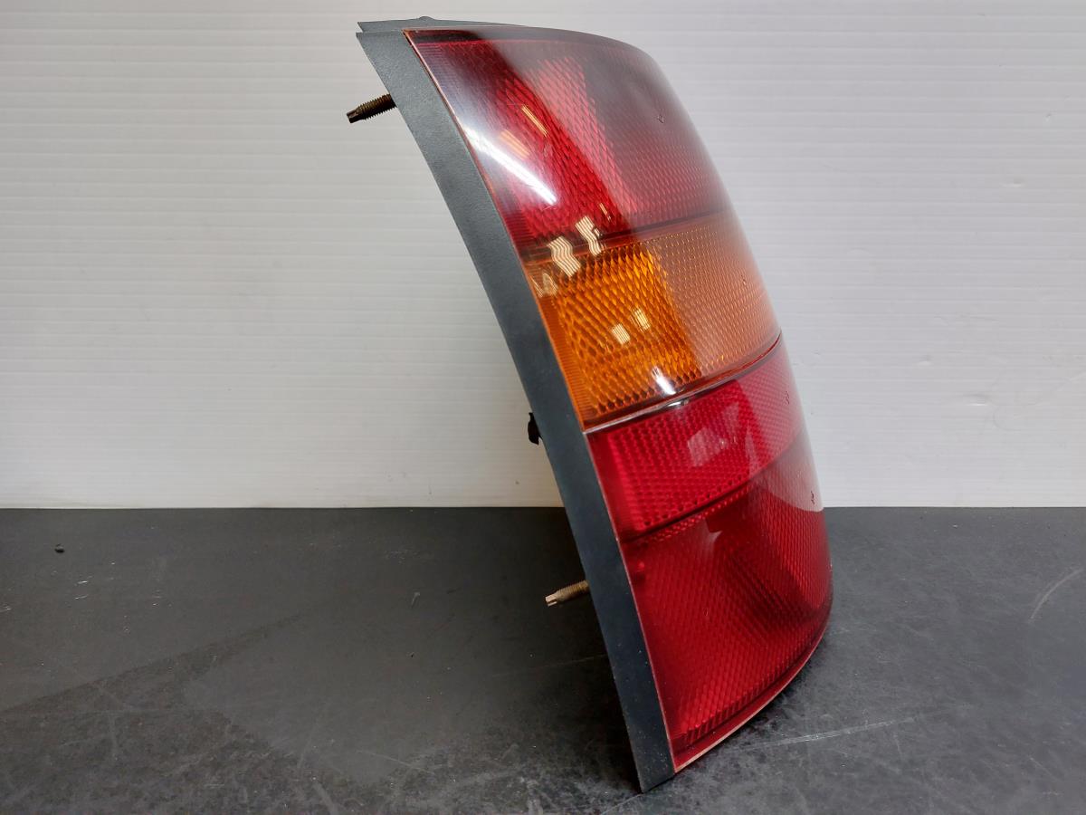Left Tail light NISSAN Micra II (K11) Imagem-1