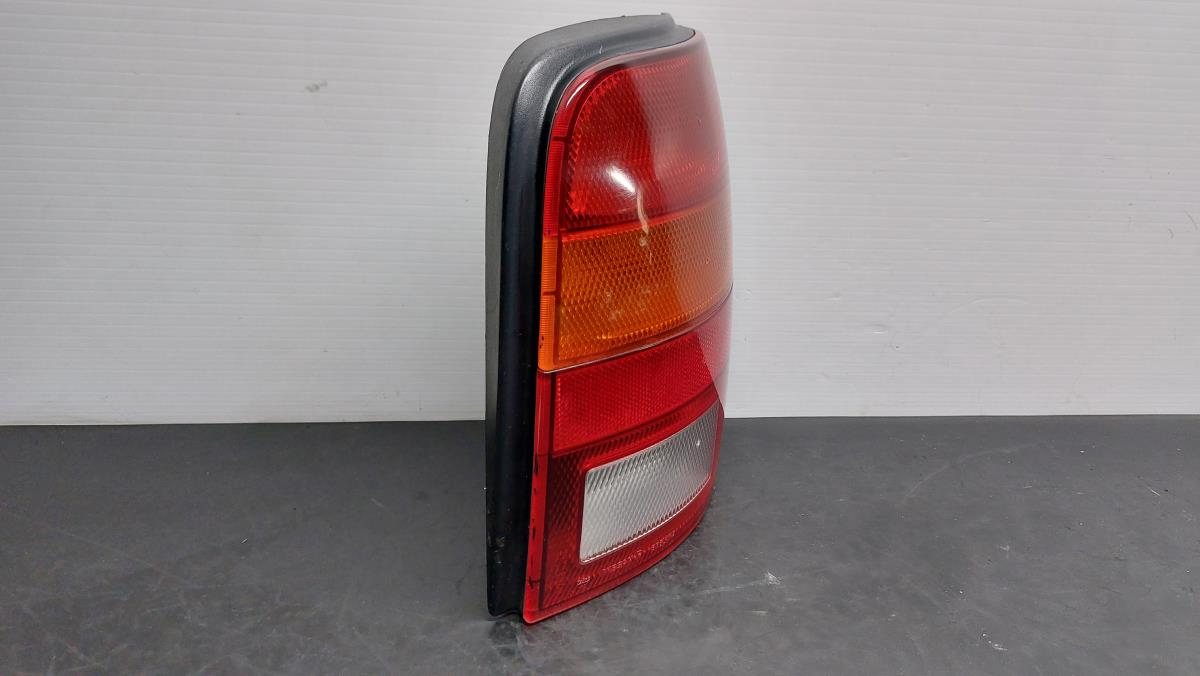 Farolim direito NISSAN Micra II (K11) Imagem-1
