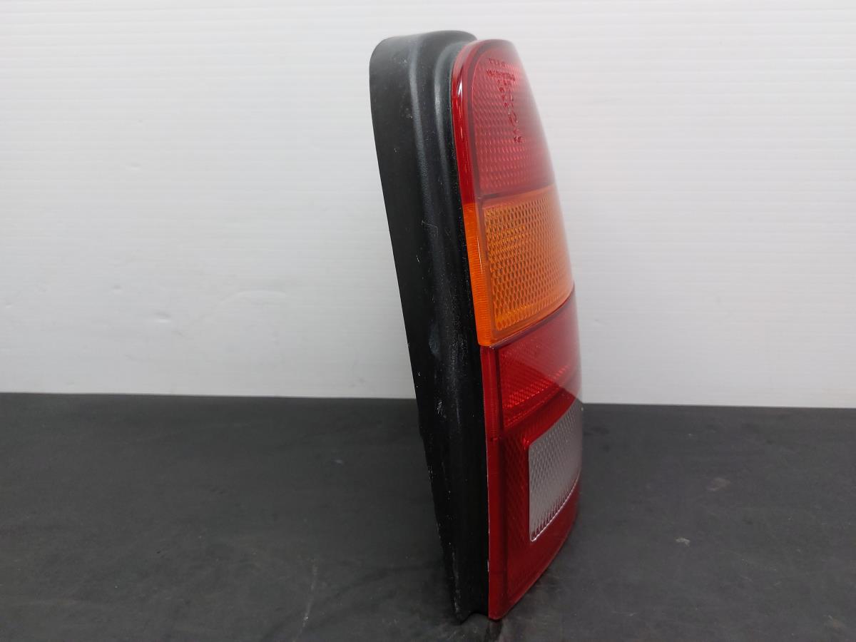 Right Tail light NISSAN Micra II (K11) Imagem-1