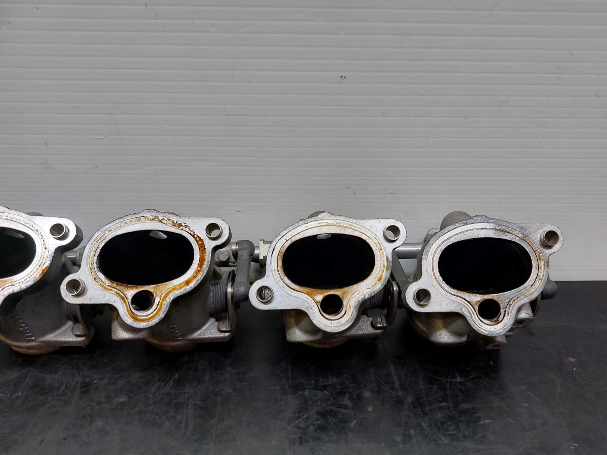 Corpo farfallato BMW 6 (E63) Imagem-9