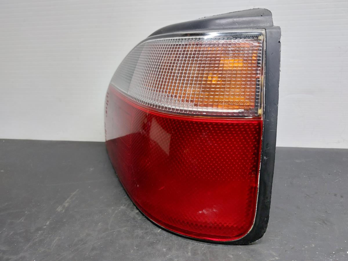 Right Tail light NISSAN Sunny III Hatchback (N14) Imagem-1